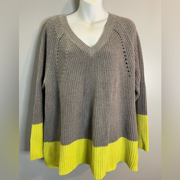 TORRID Grey & Neon Yellow Colorblock Sweater SZ/1 - Picture 2 of 7